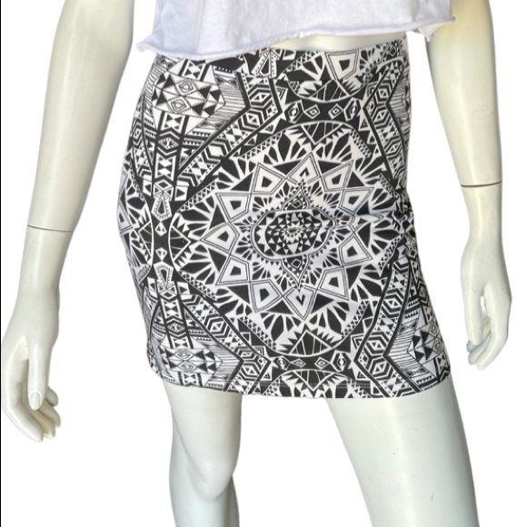 Billabong Black & White Boho Aztec Mini Skirt, S - Picture 1 of 10